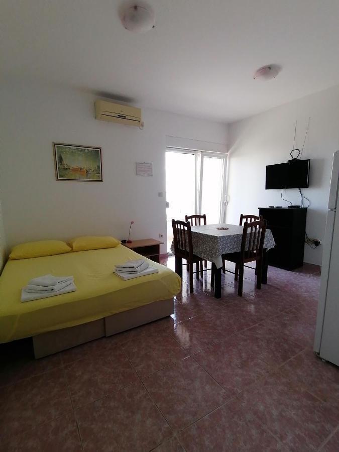 Apartments Coric Baška Voda Exteriör bild