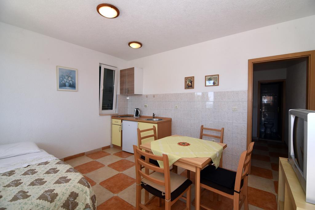 Apartments Coric Baška Voda Exteriör bild