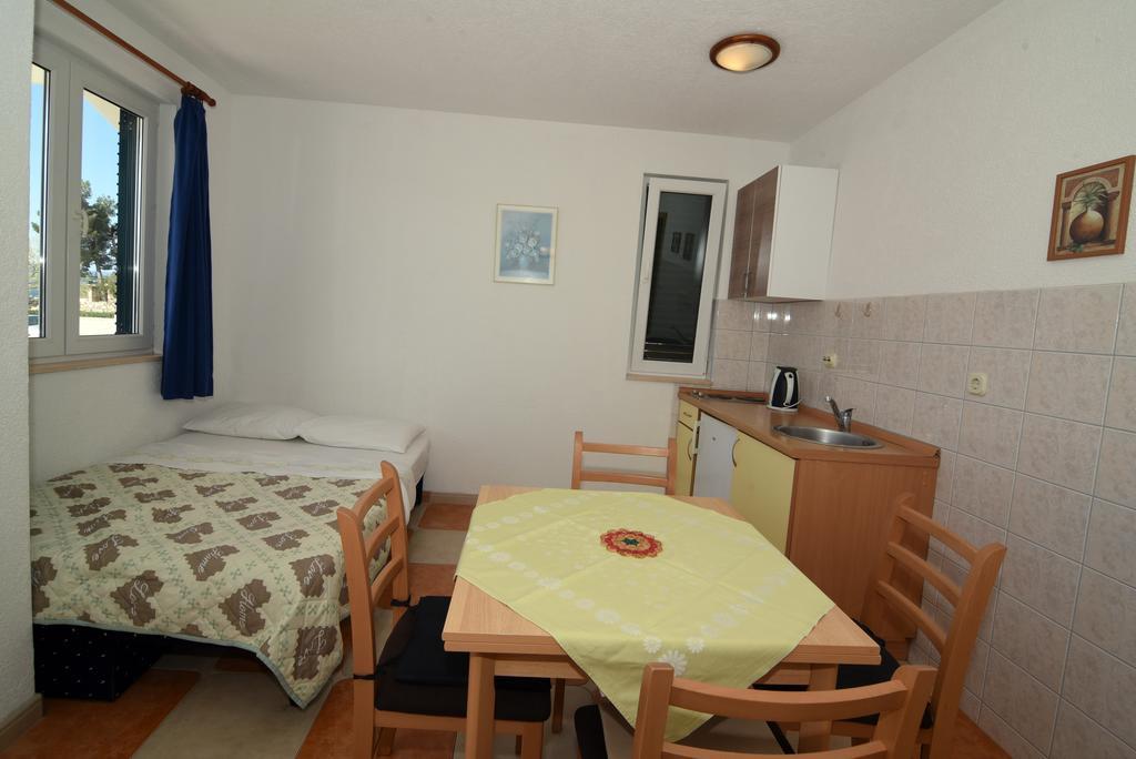 Apartments Coric Baška Voda Exteriör bild